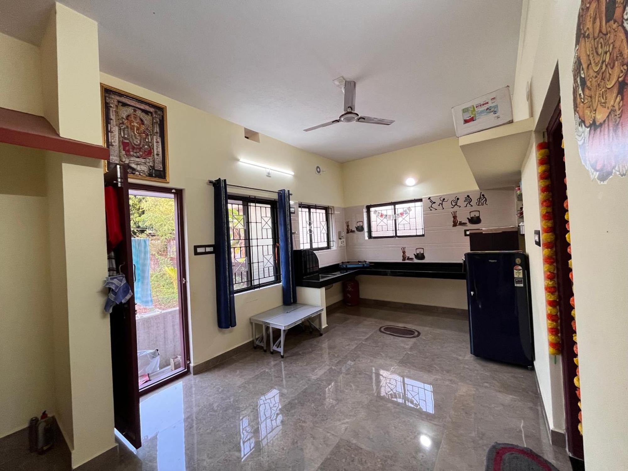 Maanyatha Home Stay Manipal Phòng bức ảnh